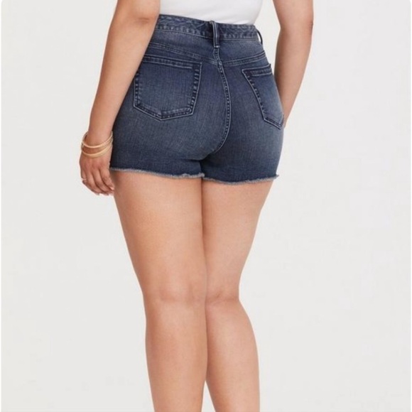 TORRID Embroidered High Rise Jean Shorts, size 22 - Picture 2 of 12